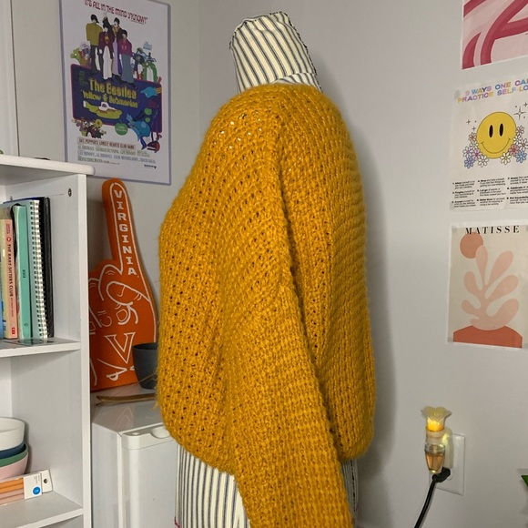 Pacsun Yellow oversized sweater SIZE: S - Picture 3 of 3